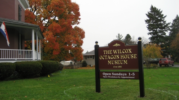 The Wilcox Octagon House Museum :: sign installation, painted signs, custom carved signs, gold leaf signs :: Camillus, New York