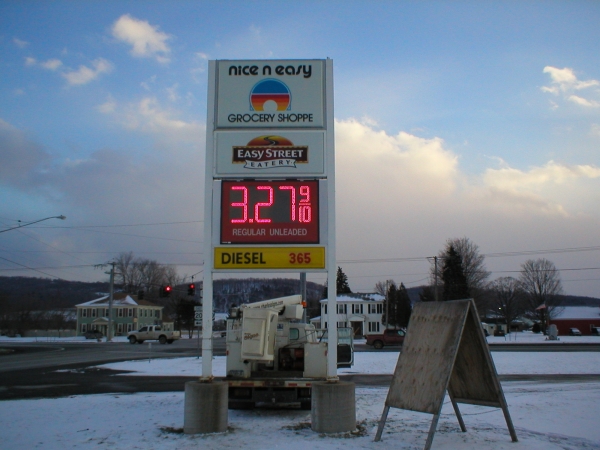 LED Message board sign :: gas station sign company :: Syracuse NY, central ny, upstate ny, onondaga county
